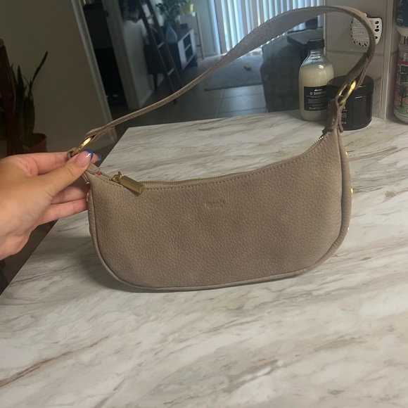 Hammitt - Picture 1 of 5